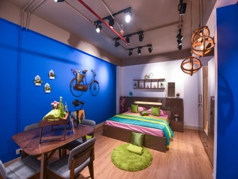 Ray king bed & Orbital dinning table