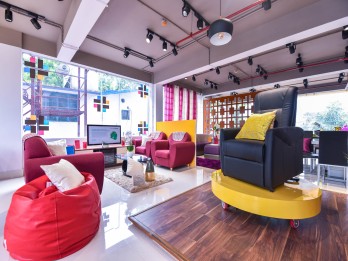 Techna recliner with single seater